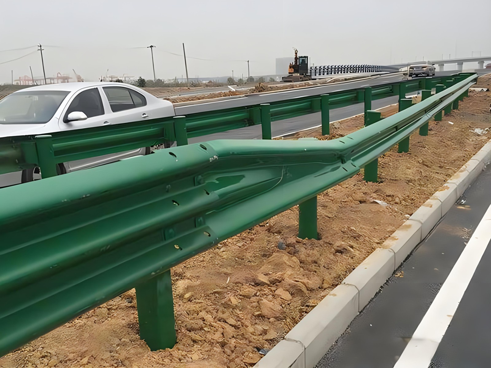 阿克苏高速波形护栏板日常维护方案确保道路安全新举措