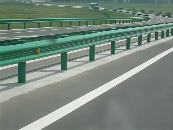 阿克苏高速护栏板守护安全广泛应用于多个行业